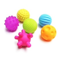 Set de 6 piezas de pelotas de plástico suaves con texturas son uno de los mejores juguetes para bebe - 1